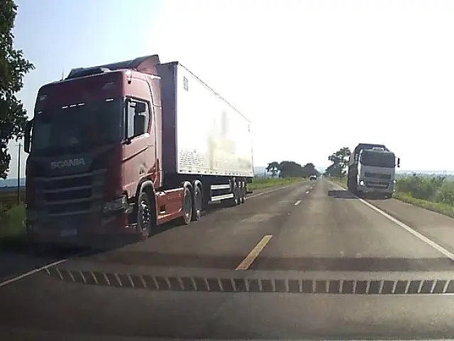 Leitor denuncia imprudência na BR-262