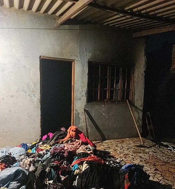 Incêndio atinge residência no centro de Corumbá