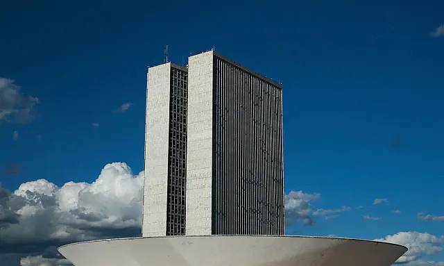 Câmara aprova projeto que regulamenta cobrança de ICMS