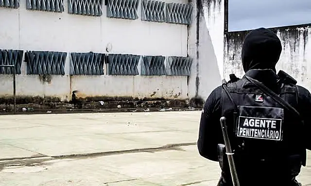 Agentes prisionais tiveram saúde mental abalada na pandemia