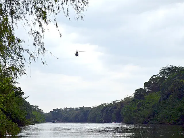 Com apoio de helicóptero da Base Aérea, Corpo de Bombeiros procura por vítima de afogamento