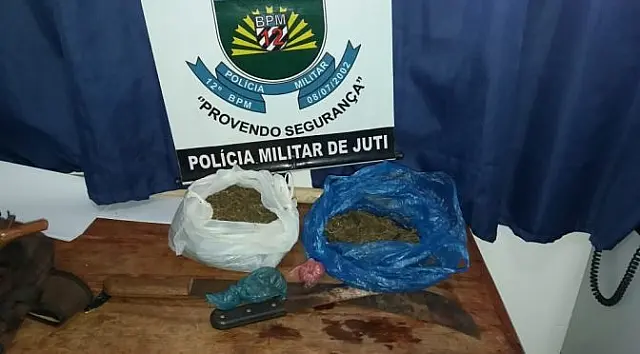 Após denúncia de ameaça e tráfico de drogas, polícia prende dois em Juti