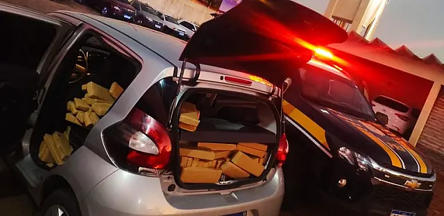 PRF apreende carro abarrotado de maconha