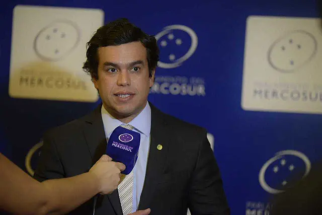 Beto Pereira apresenta propostas de unificação do controle de endemias e de pesca no Parlamento do Mercosul
