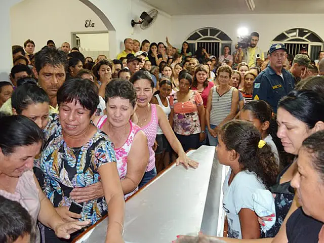 Vítima de incêndio na boate Kiss é enterrada em Mundo Novo