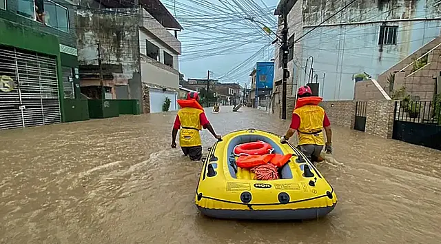 Mudanças climáticas e eventos extremos impactam vacinação no Brasil