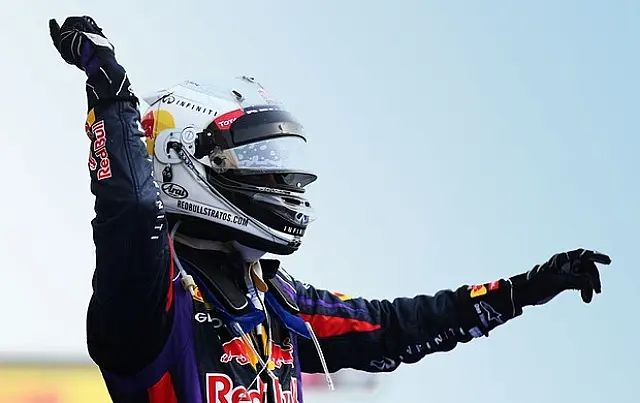 Vettel triunfa no Bahrein e aumenta vantagem na liderança do Mundial