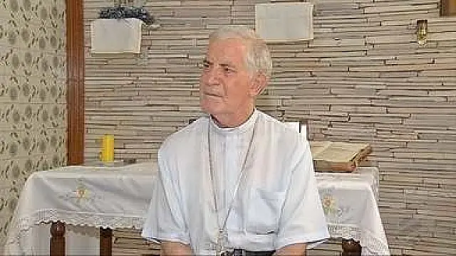 Ainda sem sinais de melhora, Dom Martinez passa por cirurgia de traqueostomia