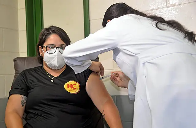 Prefeito de Miranda comemora início de vacinação