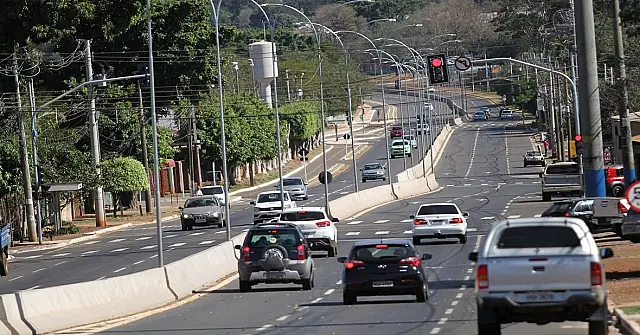 Últimos dias para proprietários de veículos com placas final 1 e 2 quitarem licenciamento