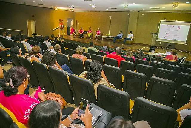 Talk Show orienta sobre prevenção e tratamento do câncer de mama em Corumbá