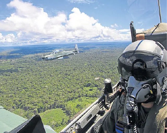 Caças da FAB interceptam mais de 150 aviões em voos suspeitos