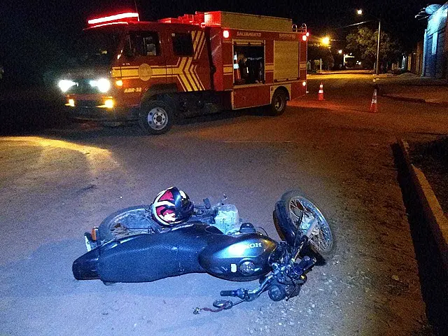 Com suspeita de embriaguez, homem fica ferido ao cair de moto em Anastácio