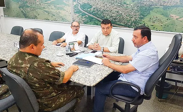 Prefeitura de Aquidauana e Exército discutem implantação de barreira contra coronavírus