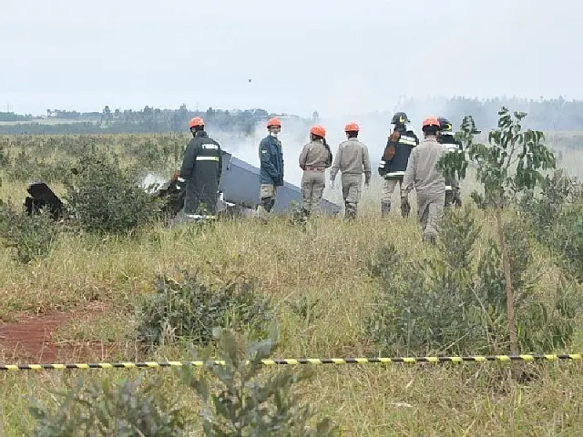 Corpo de piloto morto em queda de avião da FAB em MS é transferido para o RJ
