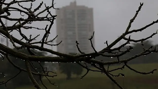 Domingo será de tempo frio e com pancadas de chuva no Estado