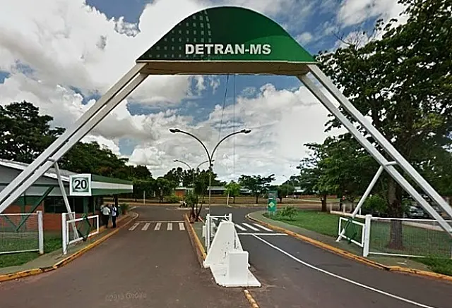 Deixar transferência de veículos para a última hora pode gerar transtornos