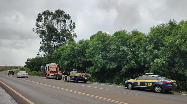 Motorista é feito refém, fica sob mira de arma e tem guincho roubado