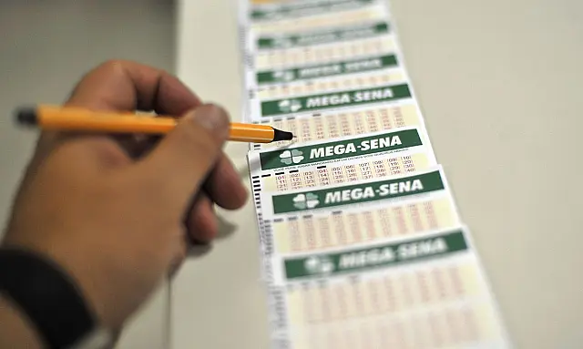Sem ganhadores, Mega Sena acumula e deve pagar R$ 33 milhões na quarta