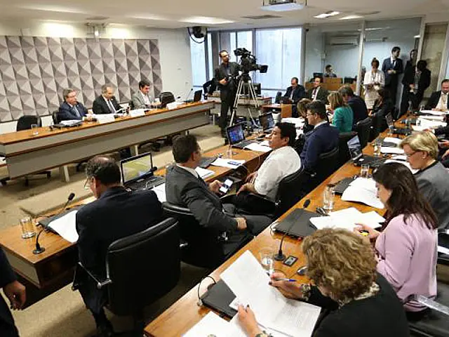 Comissão do Impeachment no Senado vota parecer pela admissibilidade do processo