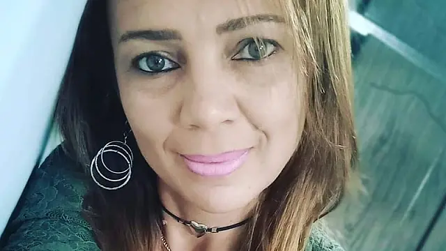 Homem mata professora na frente do filho em Sidrolândia e foge levando o carro da vítima