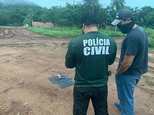 Com auxílio de drone, polícia civil e militar prendem suspeito de planejar morte de policial
