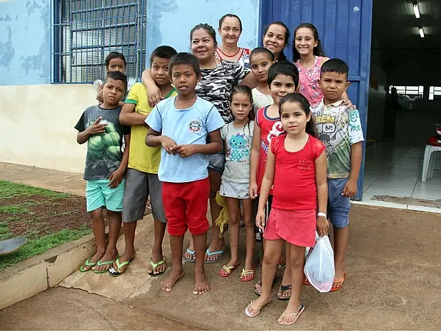 Mulher desenvolve projeto no Cristo Rei para presentear crianças carentes
