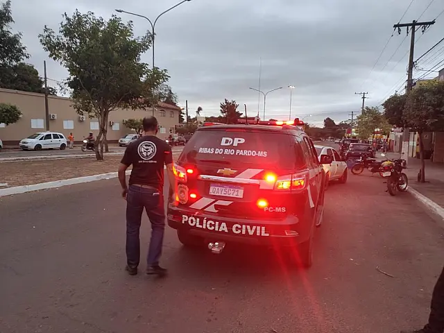 Policiais civis prendem condenado a quase 50 anos de prisão que estava foragido
