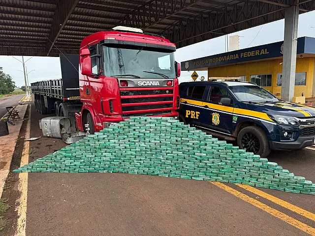 Dupla é presa com 400 kg de cocaína na BR-463 de Ponta Porã