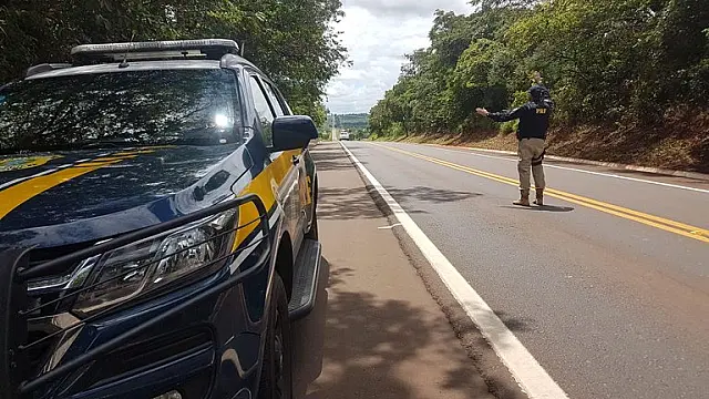 PRF prende grupo de bolivianos com droga dentro de ônibus em Anastácio