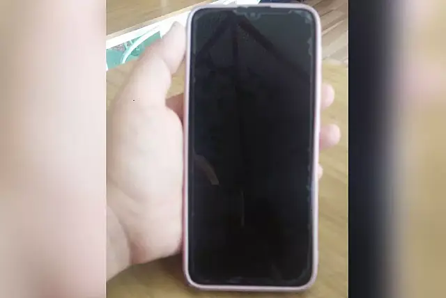 Mulheres perseguem ladrão e recuperam celular após assalto
