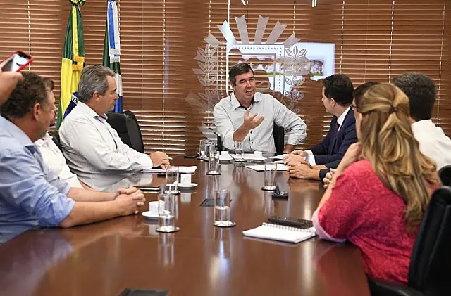 Governo recebe projeto para melhoraria da produção leiteira em MS