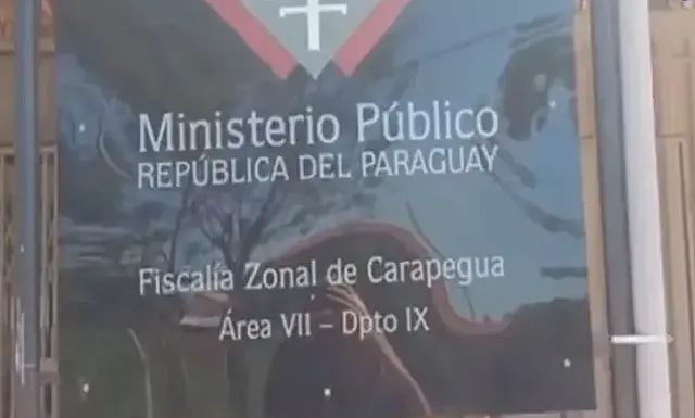 Mulher é presa após ser encontrada em motel com três homens e o filho de três anos