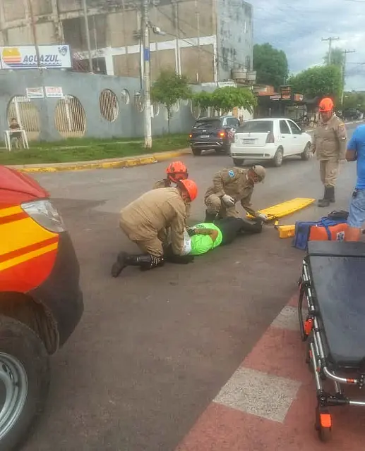 Ciclista é atropelada por carro em Corumbá