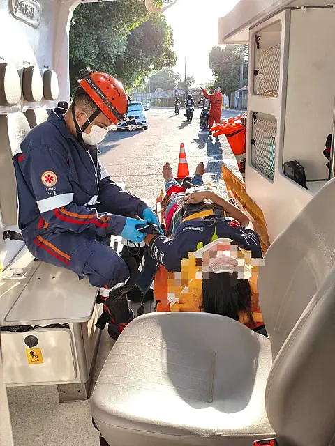 Motociclista de 30 anos fica ferido após colisão com carro em Aquidauana