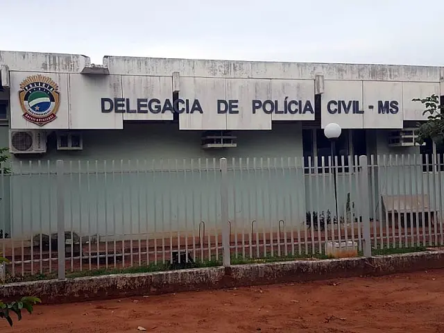 Criminosos furtam hidrômetro em terreno baldio no Ovídio Costa I