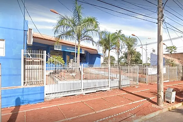 Paciente se descontrola, xinga e tenta agredir guardas em unidade de saúde