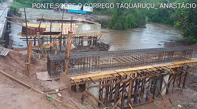 Chuvas intensas atrasam construção de ponte em Anastácio