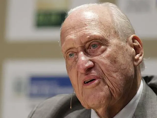 Havelange renuncia ao cargo de presidente de honra da Fifa