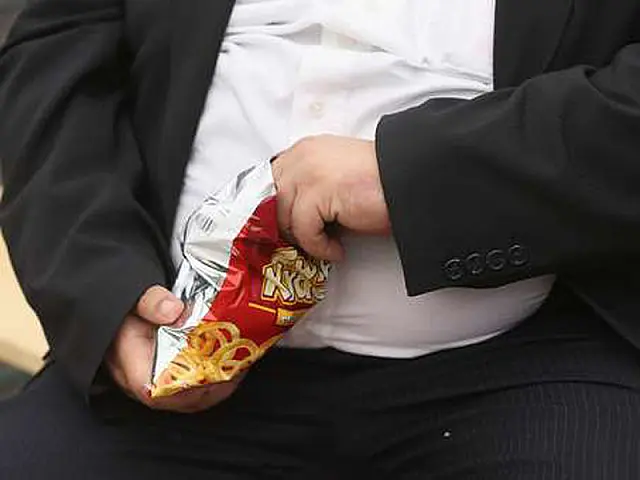 Amigos acima do peso podem te fazer comer mais, diz estudo