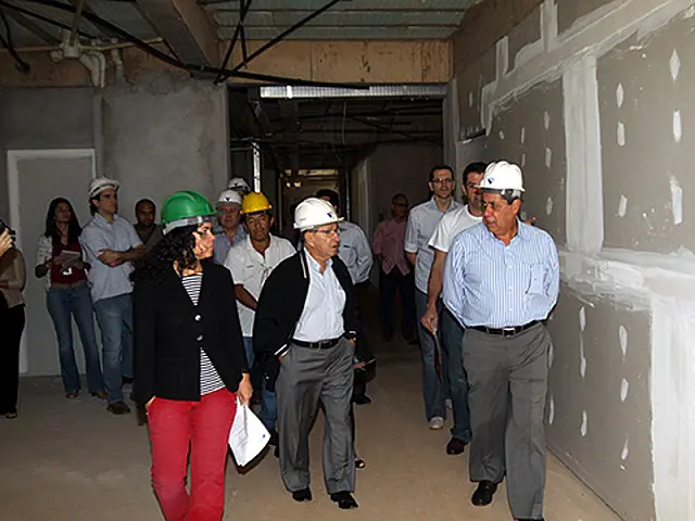 Puccinelli visita novo prédio do Hospital do Câncer e assina aditivo de R$ 550 mil para obras