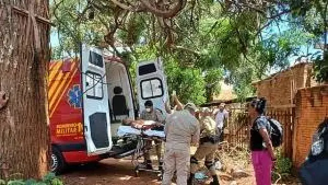 Homem tem víscera expostas após briga por ventilador