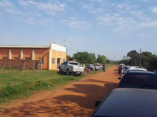 Familiares e amigos se despedem de Valdeci, morta em acidente