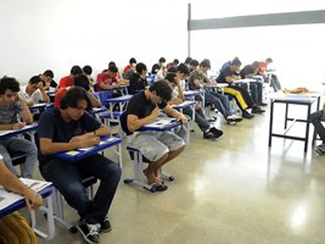 Por desempenho, MEC suspende vestibulares para 207 cursos