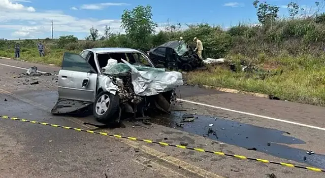Jovens em carro com placa de MS morrem em acidente em rodovia do Paraná