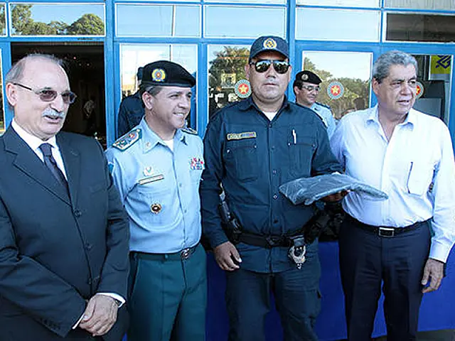 Governador reforça atuação da polícia militar com a entrega de mais de 12,6 mil fardamentos completos