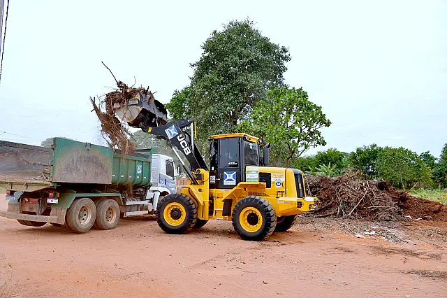 Prefeitura de Aquidauana trabalha na limpeza das ruas e bairros
