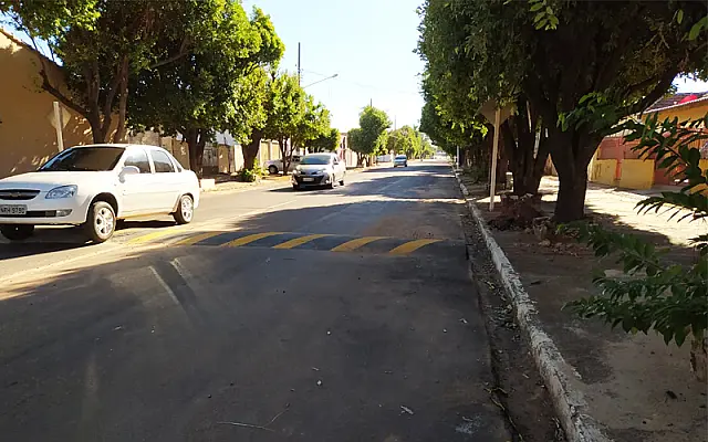 Motociclista não habilitado sofre queda ao passar por quebra-molas em Aquidauana