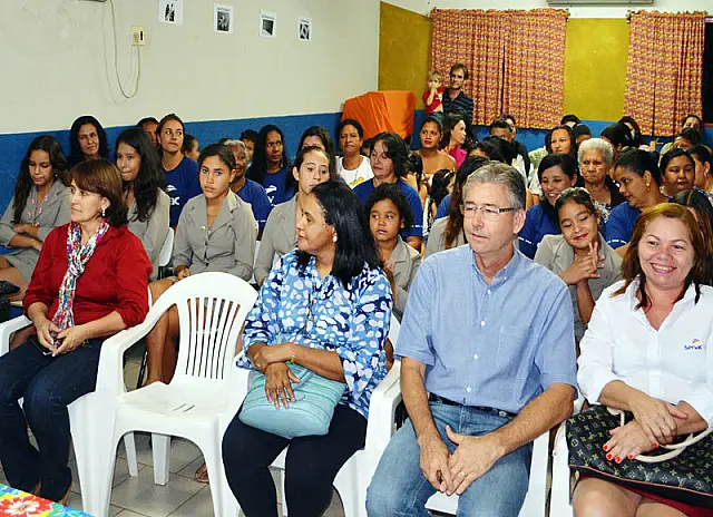 Pronatec e Senac entregam certificados de dois cursos profissionalizantes