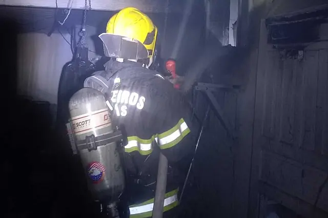 Curto-circuito provoca incêndio em residência de Anastácio